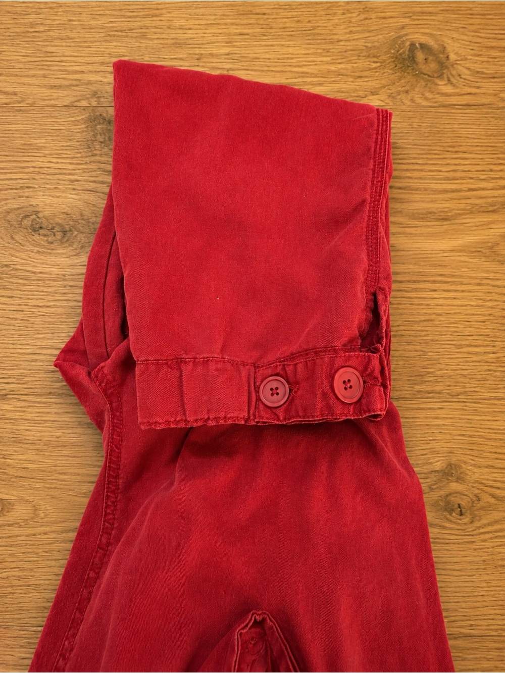 GAP Women’s Red TENCEL™ Lyocell Cargo Jogger Pants | Size 8 - Picture 4 of 6